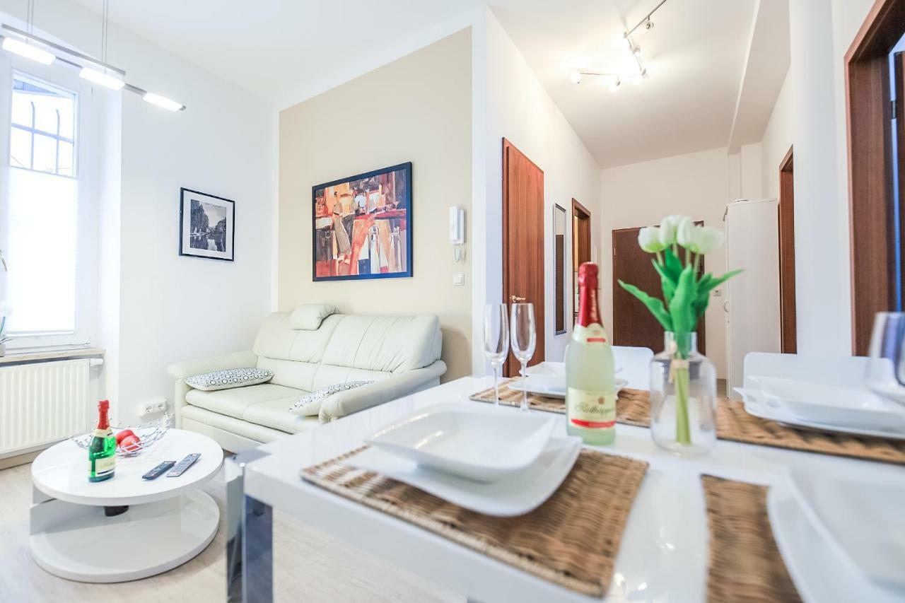 Fischerwiege Ferienwohnungen & Apartments Am Dom แอร์ฟวร์ท ภายนอก รูปภาพ