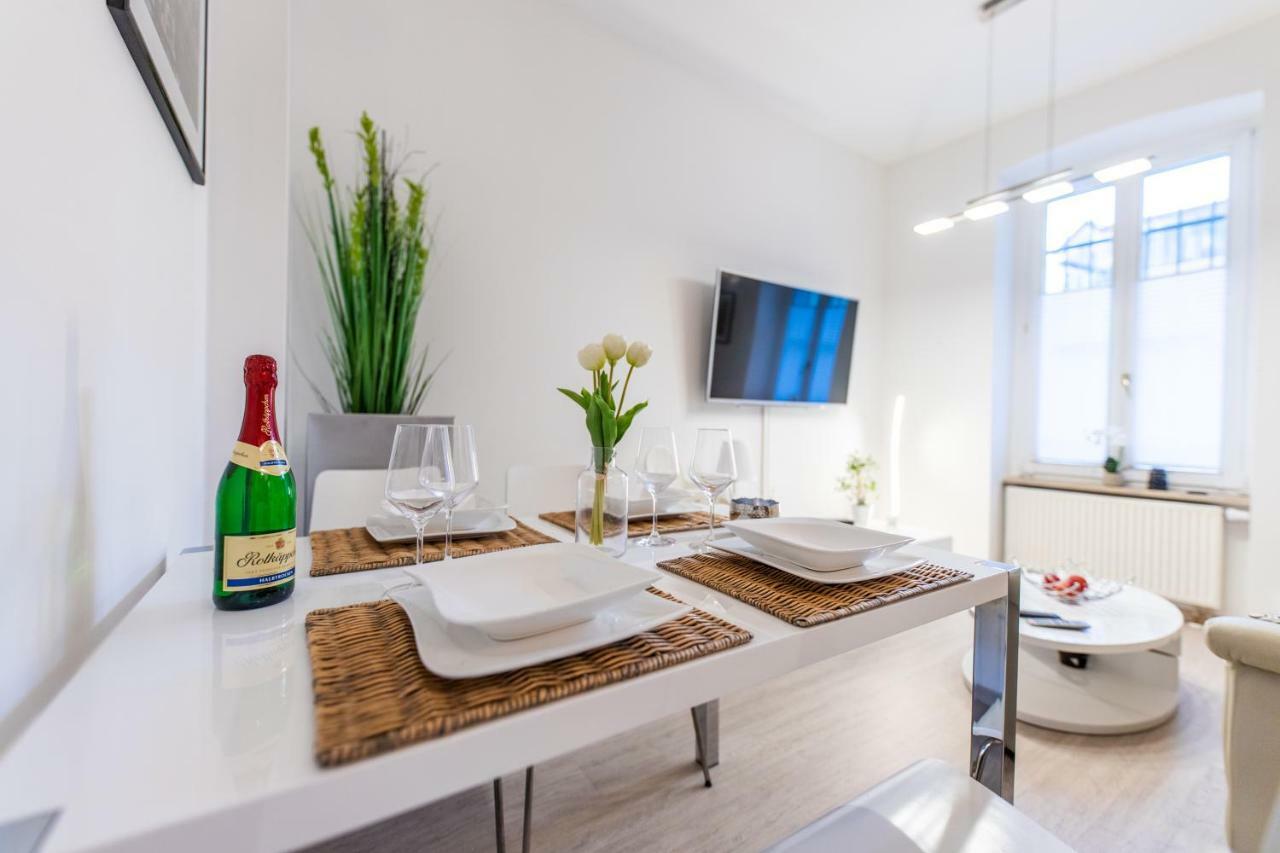 Fischerwiege Ferienwohnungen & Apartments Am Dom แอร์ฟวร์ท ภายนอก รูปภาพ